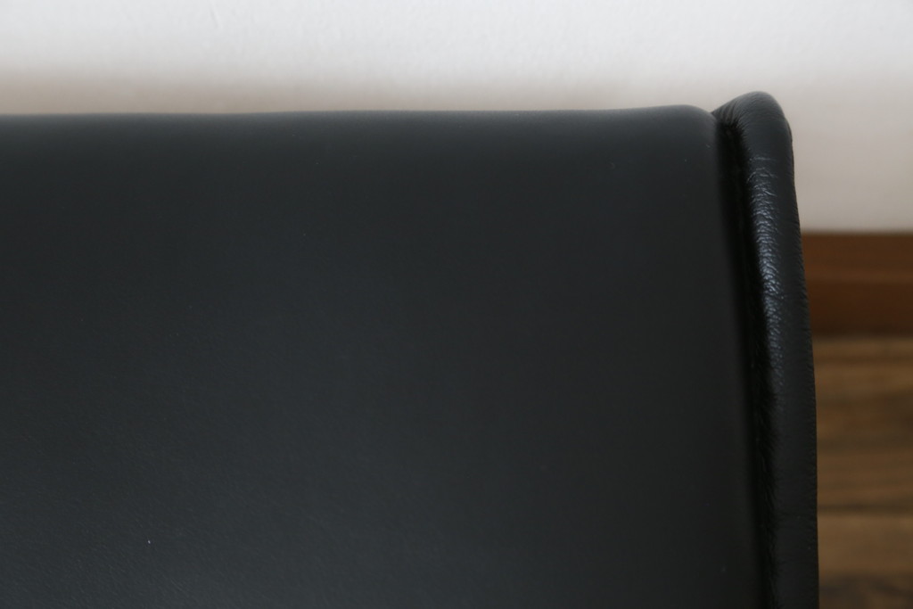 中古　美品　ノルウェー製　EKORNES(エコーネス)　City(シティ)　Mサイズ　オットマン付き!!スタイリッシュなデザインが魅力のストレスレスチェア(スターベース、1人掛けソファ、1Pソファ、アームチェア、リクライニングチェア、フットスツール、北欧、本革、レザーチェア)(定価約30万円)(R-066318)