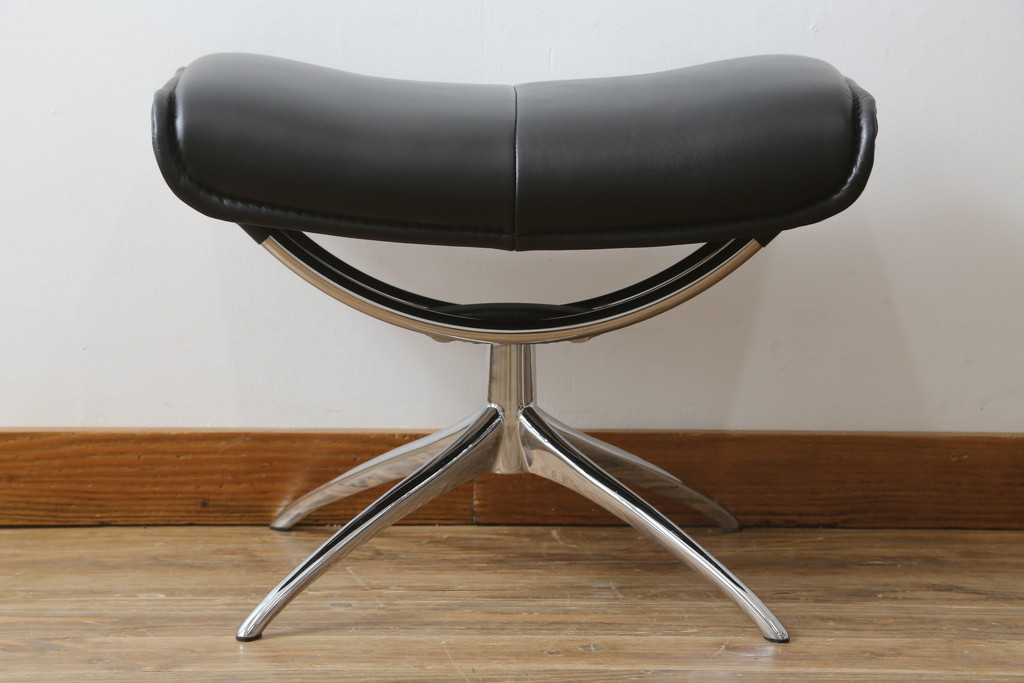 中古　美品　ノルウェー製　EKORNES(エコーネス)　City(シティ)　Mサイズ　オットマン付き!!スタイリッシュなデザインが魅力のストレスレスチェア(スターベース、1人掛けソファ、1Pソファ、アームチェア、リクライニングチェア、フットスツール、北欧、本革、レザーチェア)(定価約30万円)(R-066318)