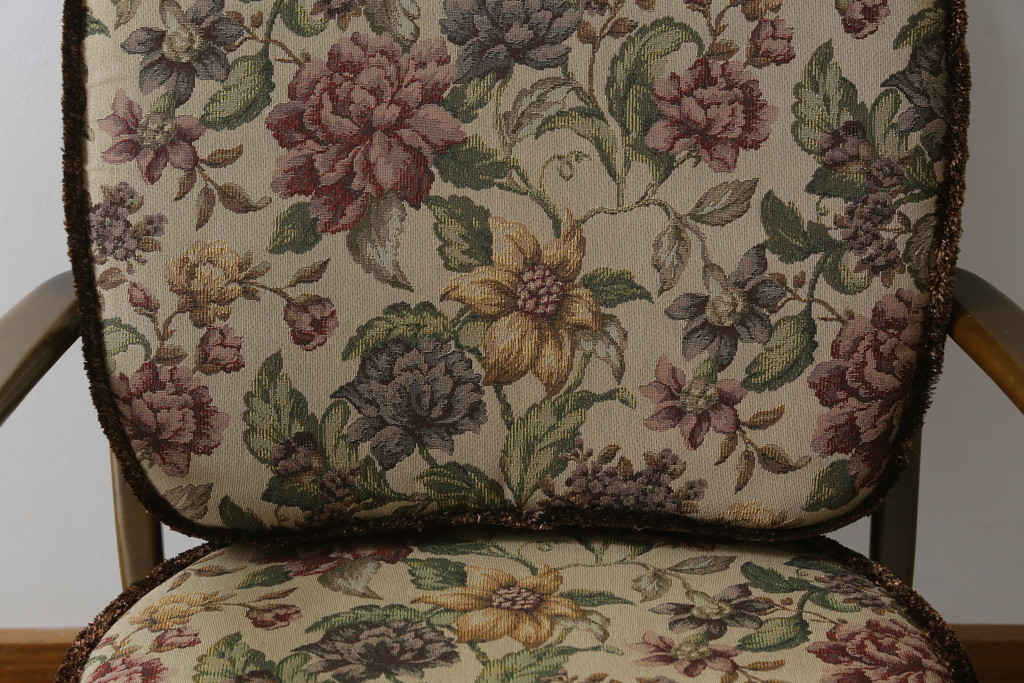 イギリスビンテージ　美品　ERCOL(アーコール)　落ち着いた色味の花柄ファブリックが上品な1人掛けソファ(ラウンジチェア、アームチェア、椅子、1シーターソファ、英国、北欧、ヴィンテージ)(R-071185)