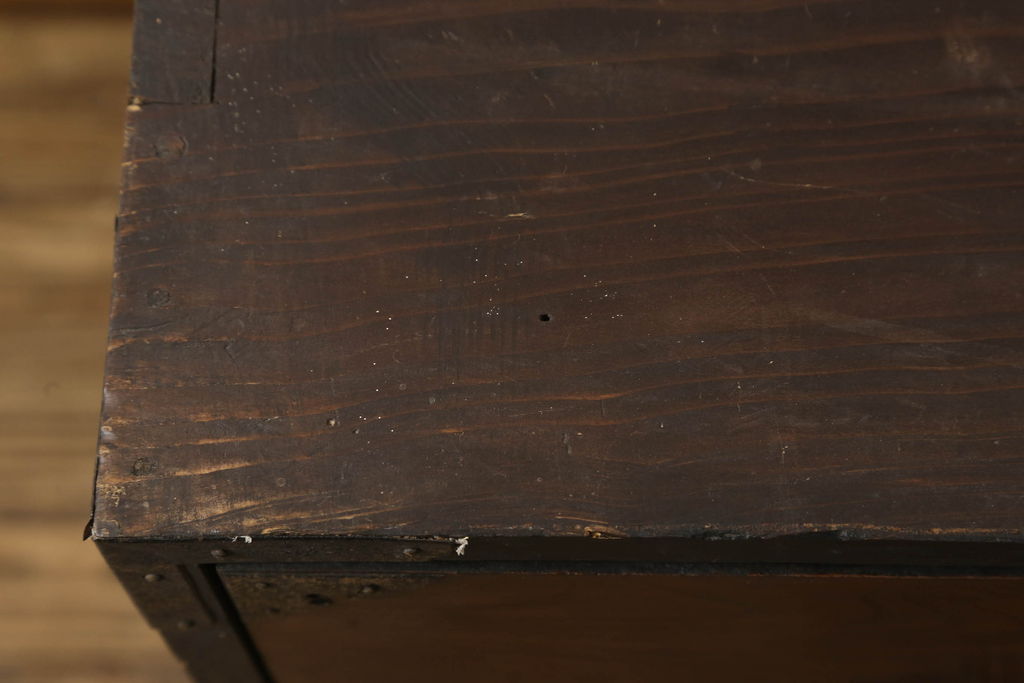 和製アンティーク　前面欅(ケヤキ)材　東北　経年を感じる金具の風合いが味わい深い時代箪笥リビングボード(和タンス、衣装箪笥、引き出し、ローボード、ローチェスト)(R-060818)