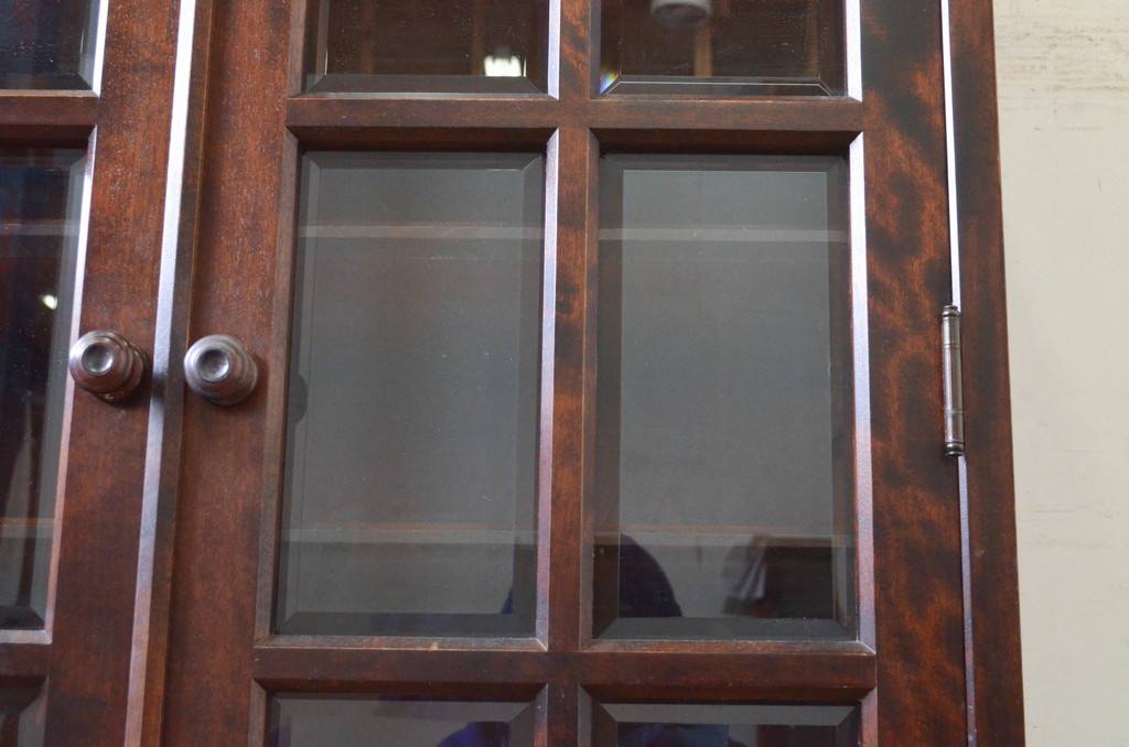 中古　北海道民芸家具　HM165K　高級感漂う上品な佇まいの食器棚(カップボード、キャビネット、収納棚、戸棚)(定価約43万円)(R-072645)