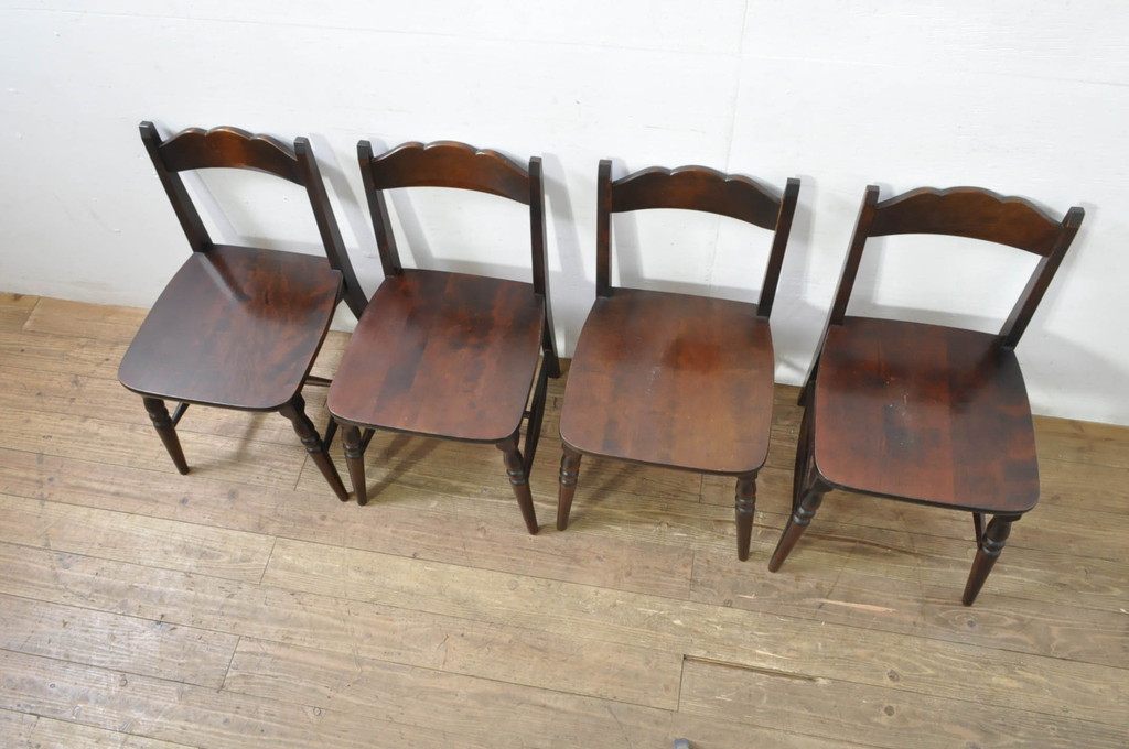 中古　希少な廃番品　北海道民芸家具　背板のデザインがかわいらしいチェア4脚セット(ダイニングチェア、椅子、イス、板座チェア)(R-080137)
