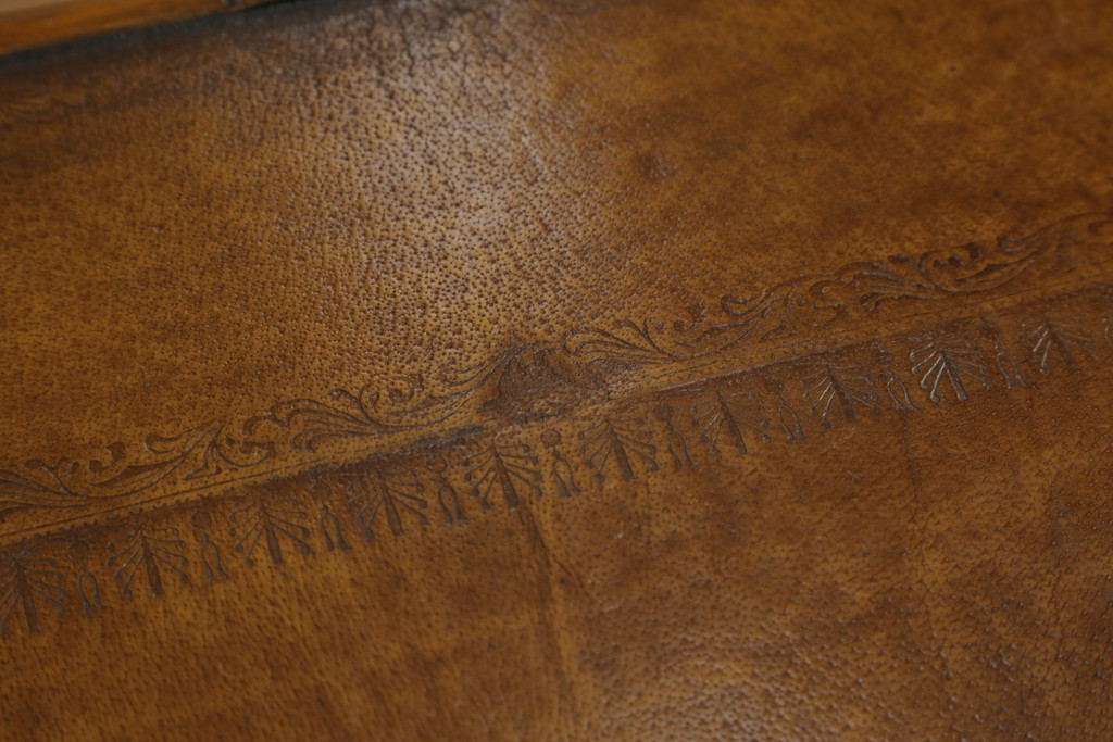 中古　美品　THEODORE ALEXANDER(セオドア・アレキサンダー)　オリエンタルな雰囲気漂うローテーブル(センターテーブル、リビングテーブル、英国)(R-073517)