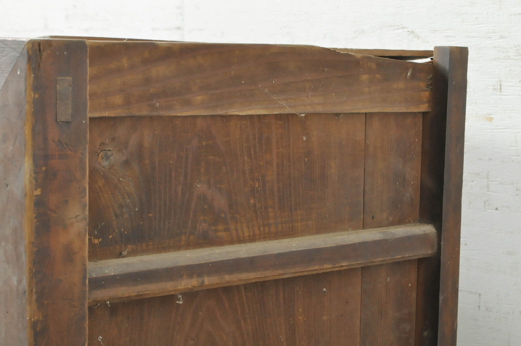 和製アンティーク　前面檜(ヒノキ)材　古い木味が魅力の四尺水屋箪笥サイドボード(サイドキャビネット、茶棚、茶箪笥、収納棚、食器棚、戸棚、店舗什器)(R-072884)