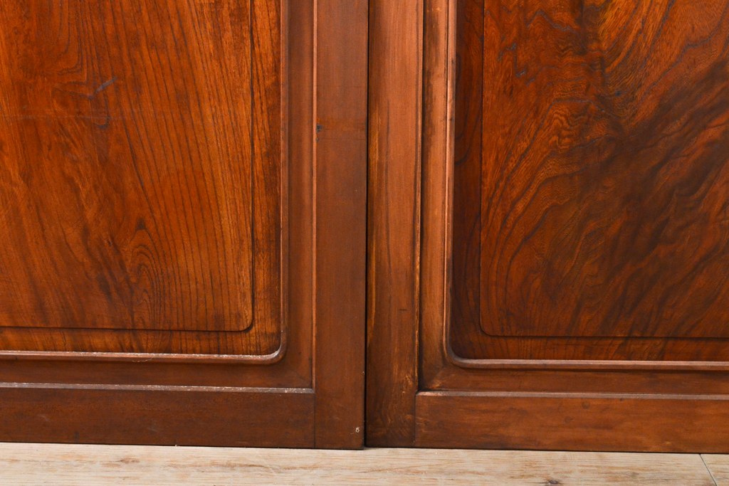 腰板欅材　鶴亀・松竹梅の縁起物飾り付き　アンティーク組子帯戸4枚セット(引き戸、建具)(R-056109)