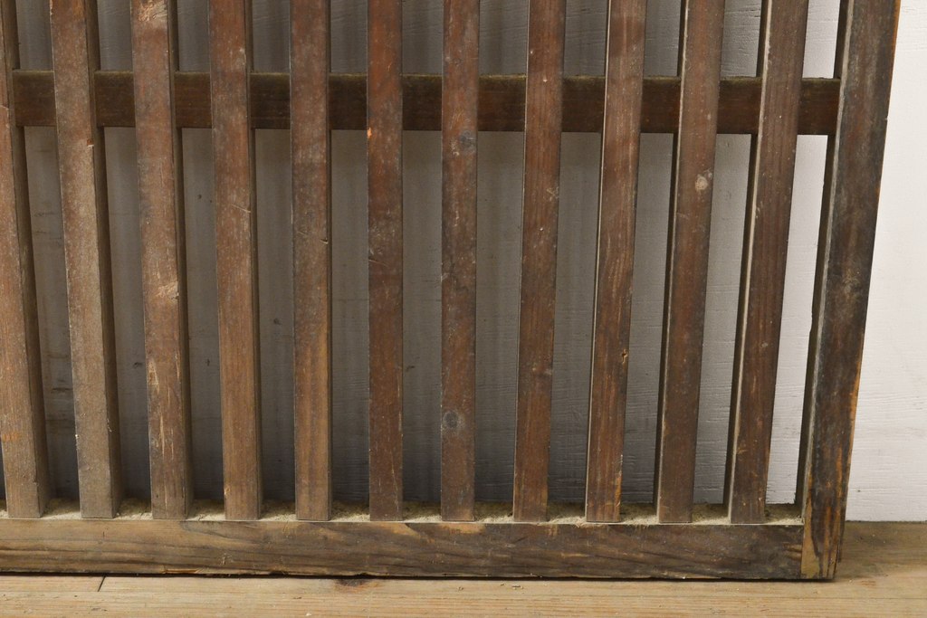 アンティーク建具 和風・和モダンな住宅におすすめ 荒格子窓2枚