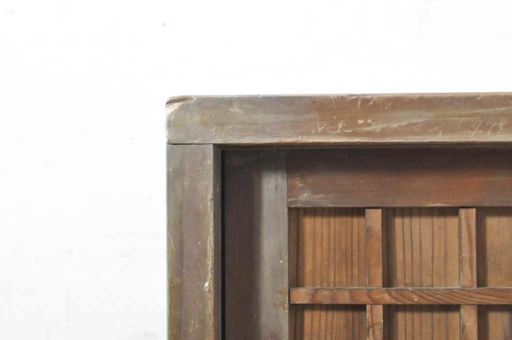 和製アンティーク　木の温もり感じる格子扉が和モダンな雰囲気を高める引き出し付き下駄箱(収納棚、キャビネット、玄関収納、靴箱、シューズボックス、戸棚)(R-072779)