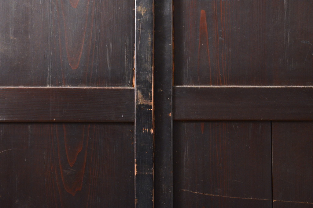 アンティーク建具　明治　燻されたようなシックな木肌が印象的な帯戸2枚セット(引き戸、板戸)(R-056197)