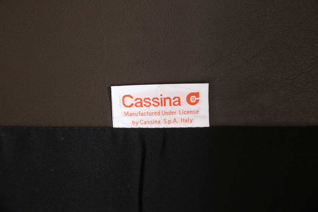 中古　Cassina(カッシーナ)　MARALUNGA(マラルンガ)　高級感漂う佇まいが魅力の1人掛けソファ(アームチェア、1P)(R-065638)