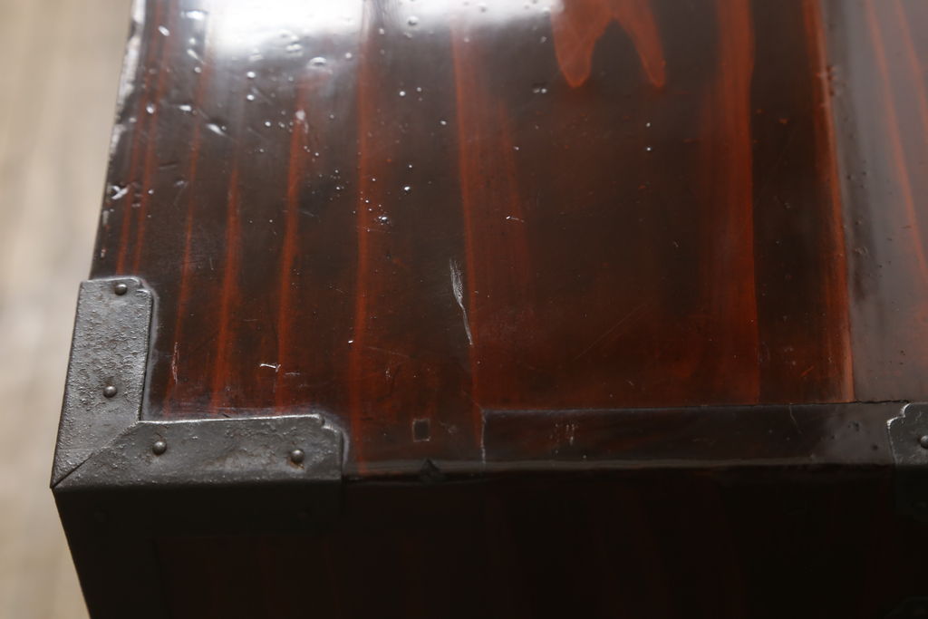 和製アンティーク　超美品　前面栗材　鶴と亀の金具が特徴的な二本松箪笥・上段(重ね箪笥、和タンス、時代箪笥、衣装箪笥)(R-059054)