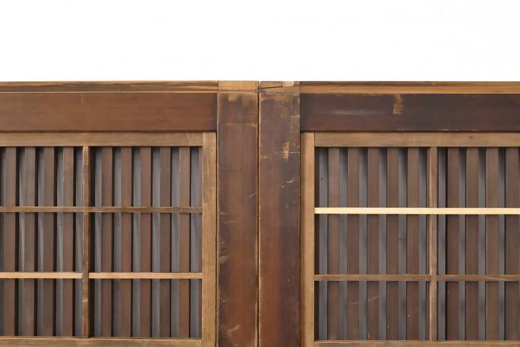 アンティーク建具　丸みのある縦桟が美しい裏障子付き格子戸4枚セット(引き戸、ガラス帯戸)(R-056464)