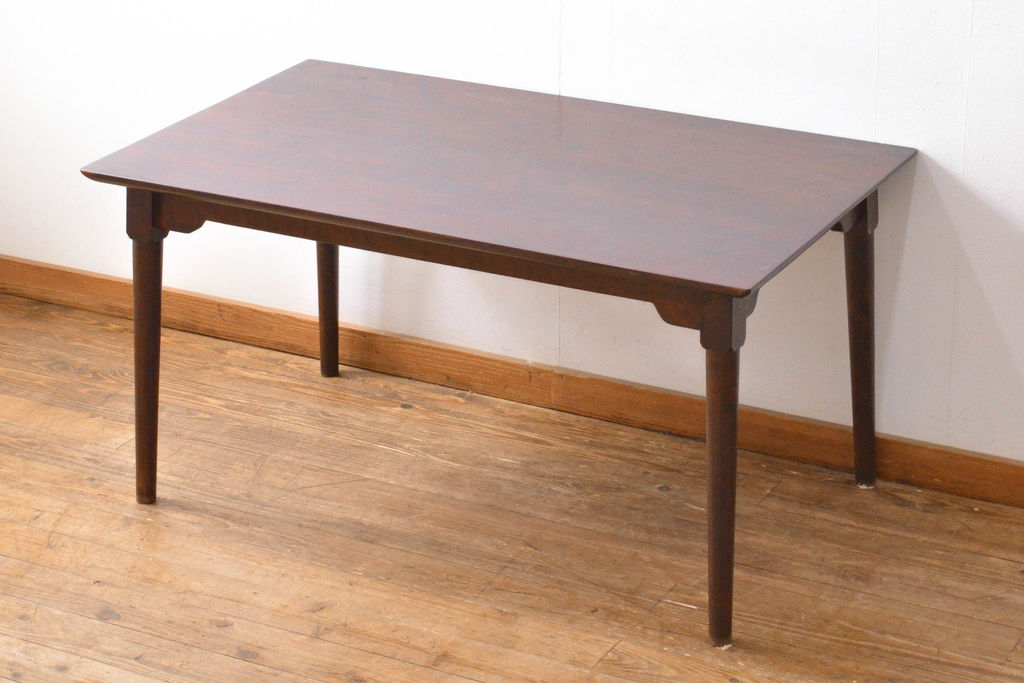 ビンテージ　松本民芸家具　シンプルなデザインが和モダンの空間に取り入れやすいダイニングテーブル(ヴィンテージ、2人掛け、4人掛け、食卓)(R-060780)
