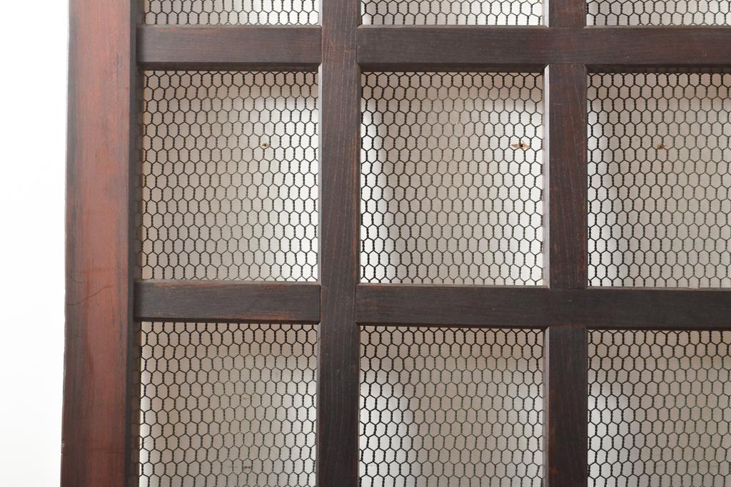 アンティーク建具　総欅材　重厚な雰囲気漂う格子蔵戸1枚(反り有り)(きつね格子、狐格子、引き戸、玄関戸、格子戸、マス目、升目)(R-056455)