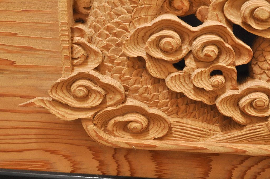 ビンテージ建具　杉(スギ)材　躍動感ある龍(竜)が見事な両面彫刻欄間(明かり取り、明り取り、ヴィンテージ)(R-080973)