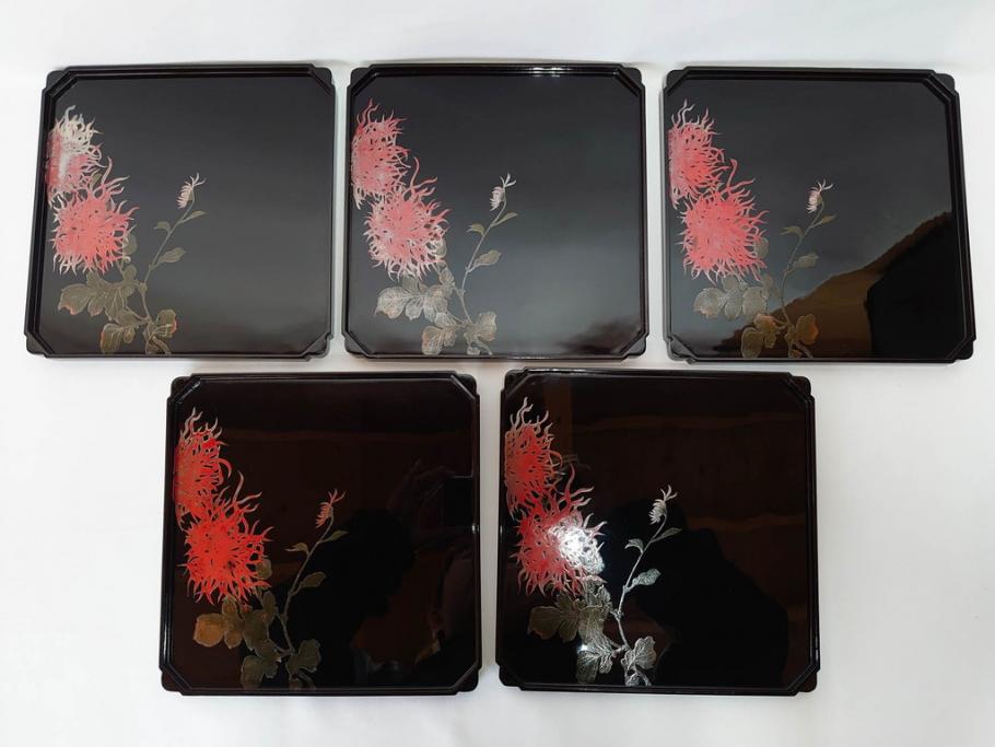 黒江漆器　木製　木皿　菊模様　花のデザインが目を引く小盆5枚セット(漆器、お盆、トレイ、トレー、銘々盆、共箱付き)(R-080093)