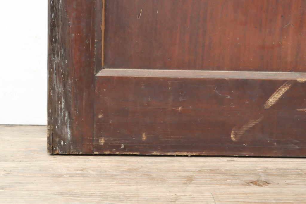 アンティーク建具　ヒノキ材製　大きな格子とレトロな錠前金具が目を引く格子蔵戸1枚(引き戸、玄関戸、格子戸、マス目、升目)(R-056520)