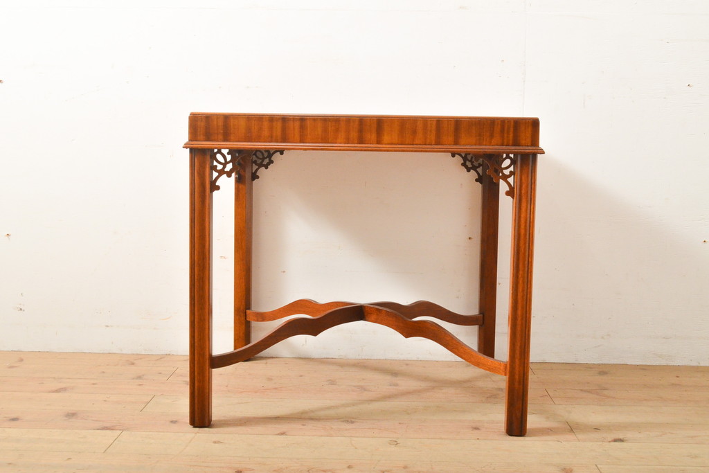 中古　美品　高級品　ヒッコリーチェア社(HICKORY CHAIR)　上品な飾りが付いたサイドテーブル(センターテーブル、ローテーブル)(R-056453)