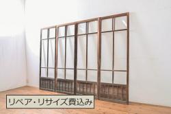 アンティーク建具　杉材　経年を感じさせる木味が魅力の両開き板戸窓1対2枚セット(木製扉)(R-067998)