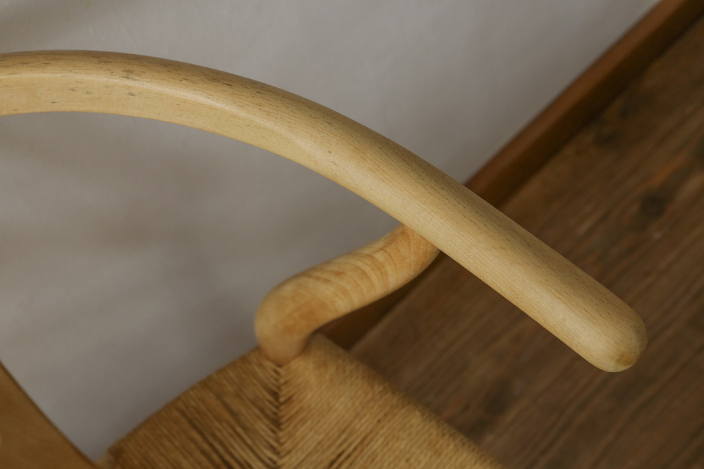 中古　北欧家具　老舗家具メーカー CARL HANSEN & SON(カール・ハンセン&サン)　ハンス J. ウェグナー(HANS J. WEGNER)デザイン　CH24　特徴的なラインを描く美しいフォルムのYチェア(ワイチェア、ダイニングチェア、アームチェア、イス、椅子)(R-078925)