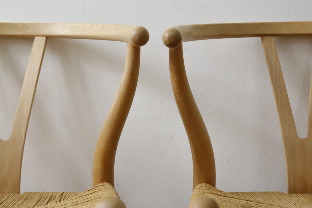 中古　北欧家具　老舗家具メーカー CARL HANSEN & SON(カール・ハンセン&サン)　ハンス J. ウェグナー(HANS J. WEGNER)デザイン　CH24　特徴的なラインを描く美しいフォルムのYチェア(ワイチェア、ダイニングチェア、アームチェア、イス、椅子)(R-078925)