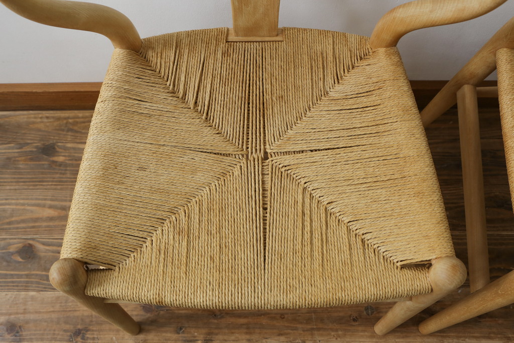 中古　北欧家具　老舗家具メーカー CARL HANSEN & SON(カール・ハンセン&サン)　ハンス J. ウェグナー(HANS J. WEGNER)デザイン　CH24　特徴的なラインを描く美しいフォルムのYチェア(ワイチェア、ダイニングチェア、アームチェア、イス、椅子)(R-078925)