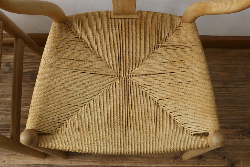 中古　北欧家具　老舗家具メーカー CARL HANSEN & SON(カール・ハンセン&サン)　ハンス J. ウェグナー(HANS J. WEGNER)デザイン　CH24　特徴的なラインを描く美しいフォルムのYチェア(ワイチェア、ダイニングチェア、アームチェア、イス、椅子)(R-078925)