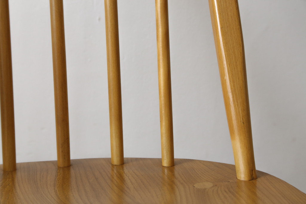 イギリスビンテージ　美品!!　ERCOL(アーコール)　木の温もり溢れるクエーカーロッキングチェア(アームチェア、板座チェア、ヴィンテージ、英国)(R-067113)