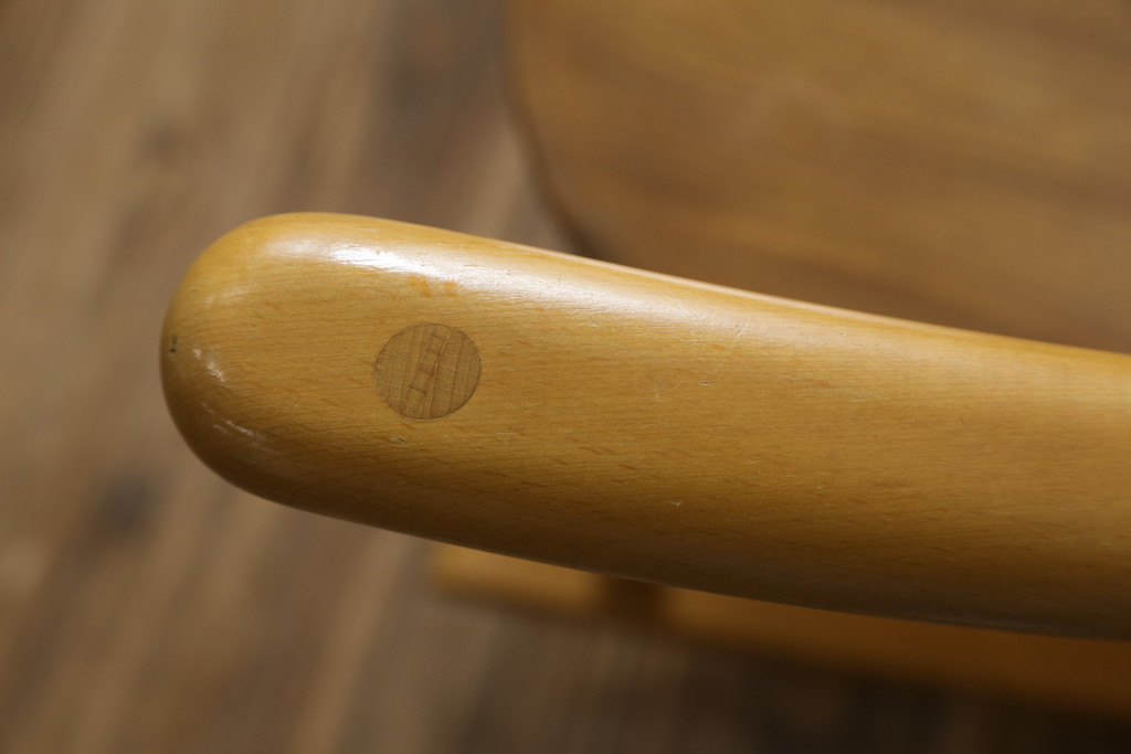 イギリスビンテージ　美品!!　ERCOL(アーコール)　木の温もり溢れるクエーカーロッキングチェア(アームチェア、板座チェア、ヴィンテージ、英国)(R-067113)