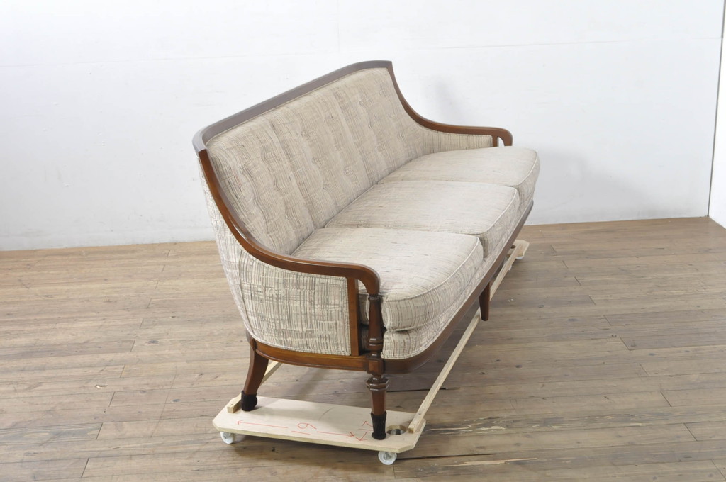 中古　美品!!　DREXEL HERITAGE(ドレクセルヘリテイジ)　Upholstery(アップホルスタリー)　エレガントな佇まいが魅力的な3人掛けソファ(三人掛け、3Pソファ)(R-080132)