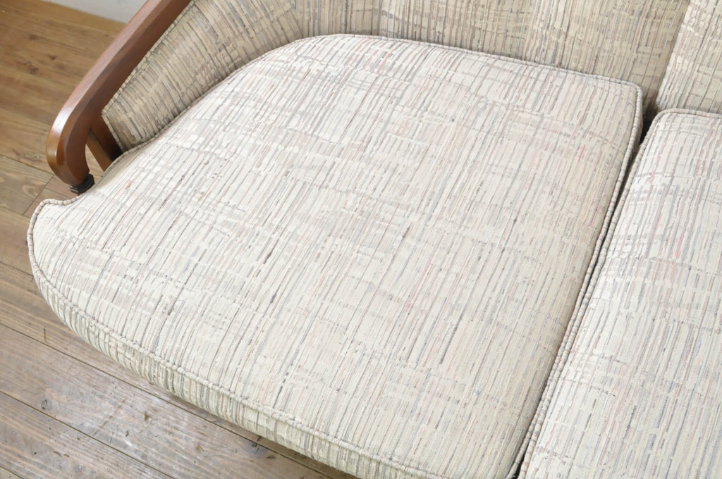 中古　美品!!　DREXEL HERITAGE(ドレクセルヘリテイジ)　Upholstery(アップホルスタリー)　エレガントな佇まいが魅力的な3人掛けソファ(三人掛け、3Pソファ)(R-080132)