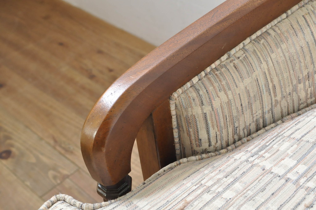 中古　美品!!　DREXEL HERITAGE(ドレクセルヘリテイジ)　Upholstery(アップホルスタリー)　エレガントな佇まいが魅力的な3人掛けソファ(三人掛け、3Pソファ)(R-080132)