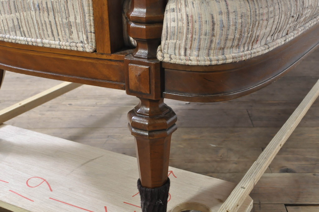 中古　美品!!　DREXEL HERITAGE(ドレクセルヘリテイジ)　Upholstery(アップホルスタリー)　エレガントな佇まいが魅力的な3人掛けソファ(三人掛け、3Pソファ)(R-080132)