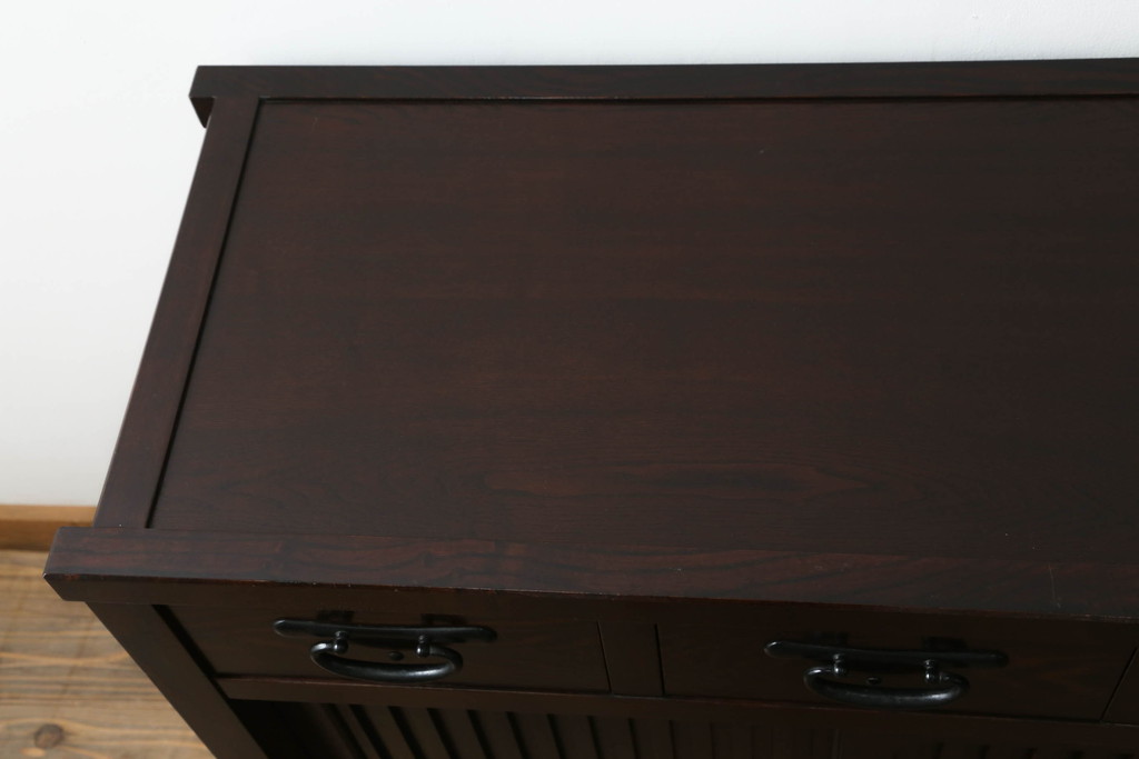 中古　上質な和の空間を演出する水屋箪笥サイドボード(サイドキャビネット、収納棚、戸棚、食器棚、茶箪笥)(R-070706)