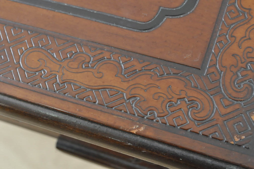 中古　希少モデル　DREXEL HERITAGE(ドレクセルヘリテイジ)　彫刻入り　異国情緒あふれるシノワズリ様式のコンソールテーブル(薄型デスク、机、ワークデスク、サイドテーブル、在宅用、在宅ワーク用)(R-080159)