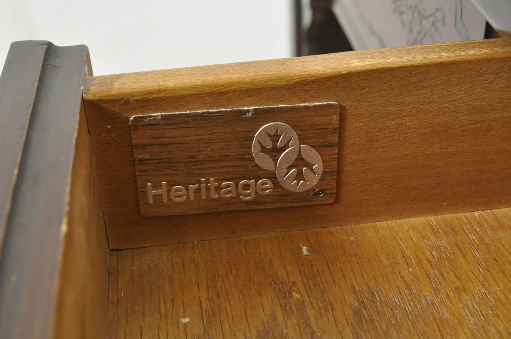中古　希少モデル　DREXEL HERITAGE(ドレクセルヘリテイジ)　彫刻入り　異国情緒あふれるシノワズリ様式のコンソールテーブル(薄型デスク、机、ワークデスク、サイドテーブル、在宅用、在宅ワーク用)(R-080159)