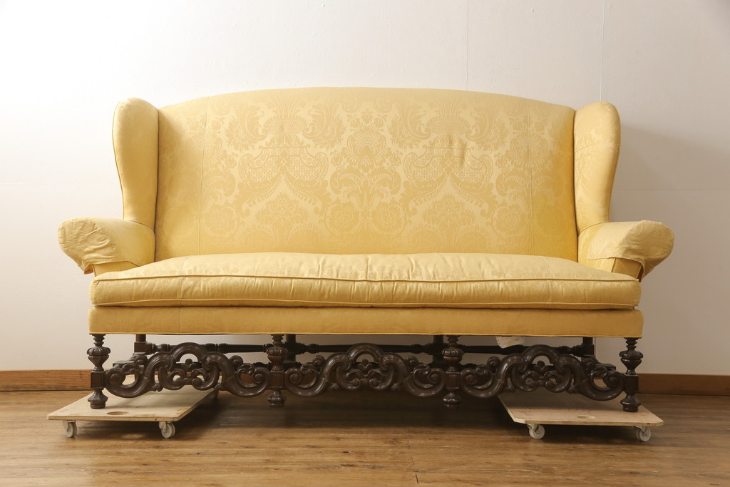 中古　美品　DREXEL HERITAGE(ドレクセルヘリテイジ)　希少モデル!彫刻入り2.5人掛けソファ(3人掛けソファ)(R-056332)