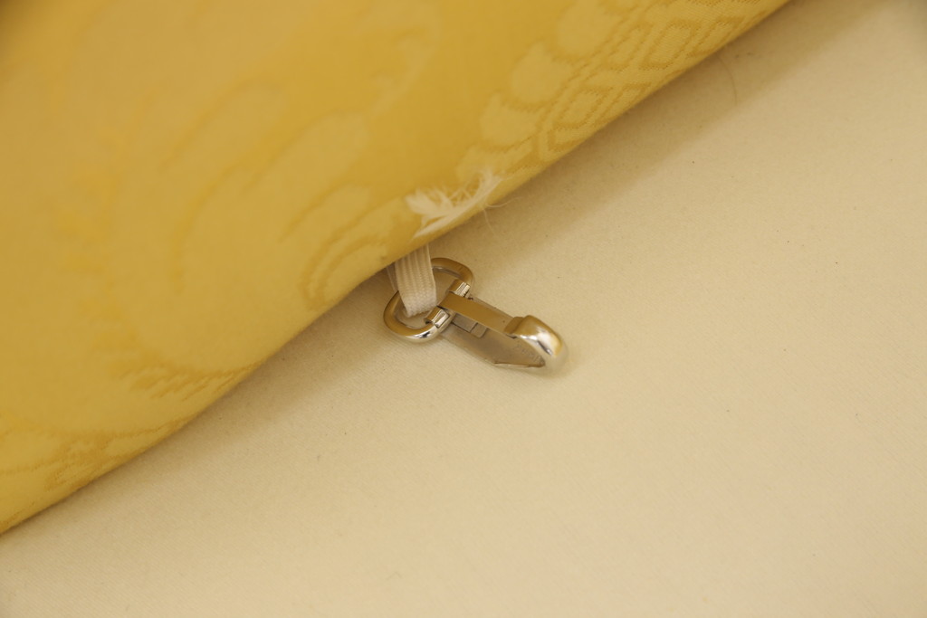 中古　美品　DREXEL HERITAGE(ドレクセルヘリテイジ)　希少モデル!彫刻入り2.5人掛けソファ(3人掛けソファ)(R-056332)