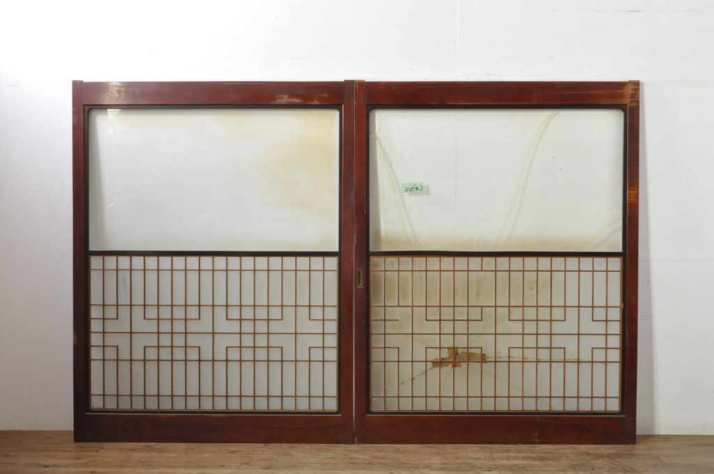 アンティーク建具　上手物!!　高級品　欅(ケヤキ)材　古い大邸宅で使われていた漆塗りの大きなガラス戸2枚セット(引き戸)(R-080199)