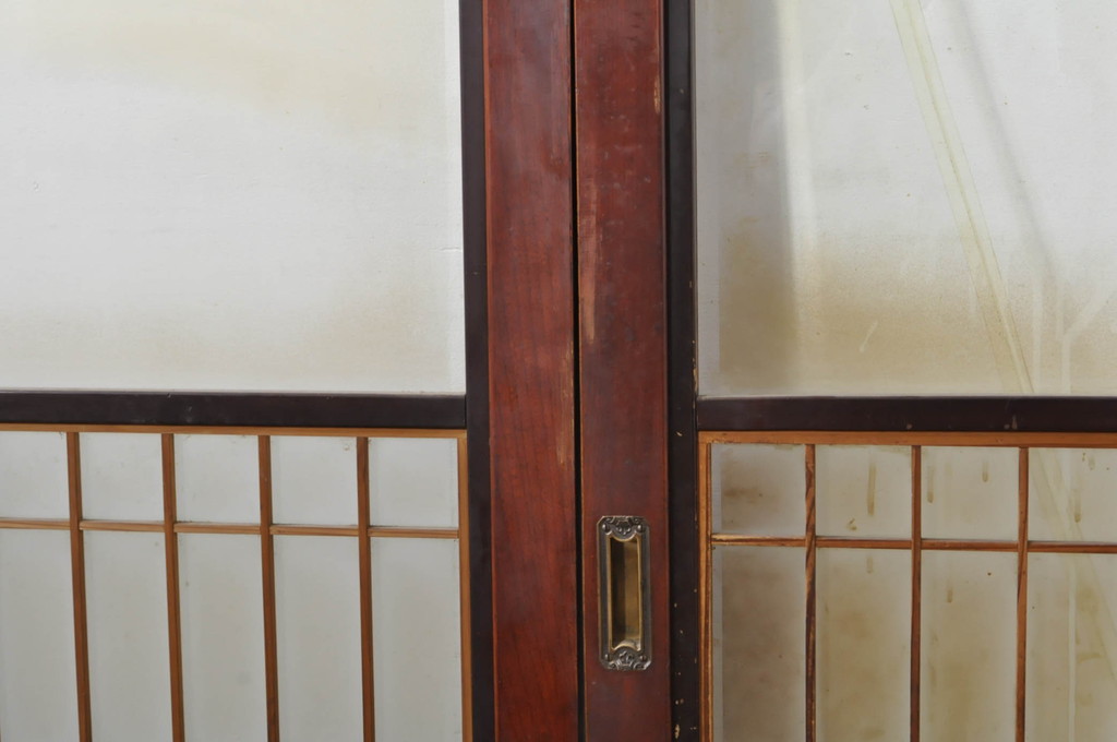 アンティーク建具　上手物!!　高級品　欅(ケヤキ)材　古い大邸宅で使われていた漆塗りの大きなガラス戸2枚セット(引き戸)(R-080199)
