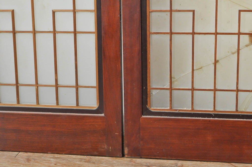 アンティーク建具　上手物!!　高級品　欅(ケヤキ)材　古い大邸宅で使われていた漆塗りの大きなガラス戸2枚セット(引き戸)(R-080199)
