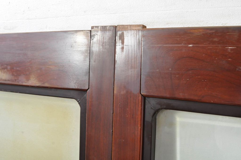 アンティーク建具　上手物!!　高級品　欅(ケヤキ)材　古い大邸宅で使われていた漆塗りの大きなガラス戸2枚セット(引き戸)(R-080199)