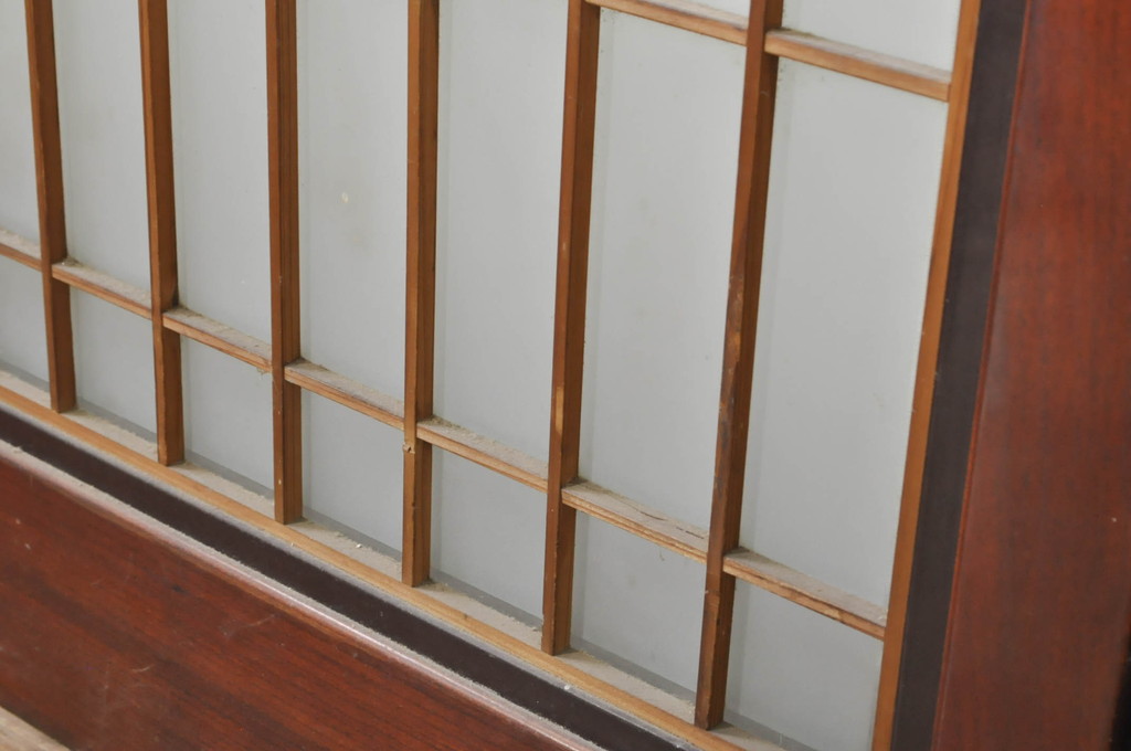 アンティーク建具　上手物!!　高級品　欅(ケヤキ)材　古い大邸宅で使われていた漆塗りの大きなガラス戸2枚セット(引き戸)(R-080199)