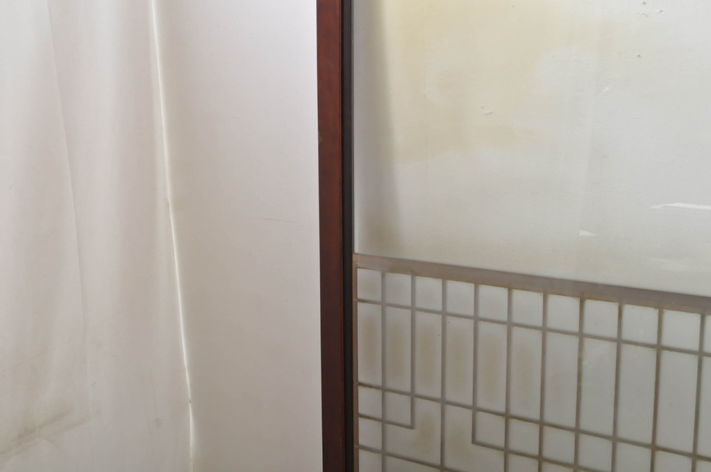 アンティーク建具　上手物!!　高級品　欅(ケヤキ)材　古い大邸宅で使われていた漆塗りの大きなガラス戸2枚セット(引き戸)(R-080199)