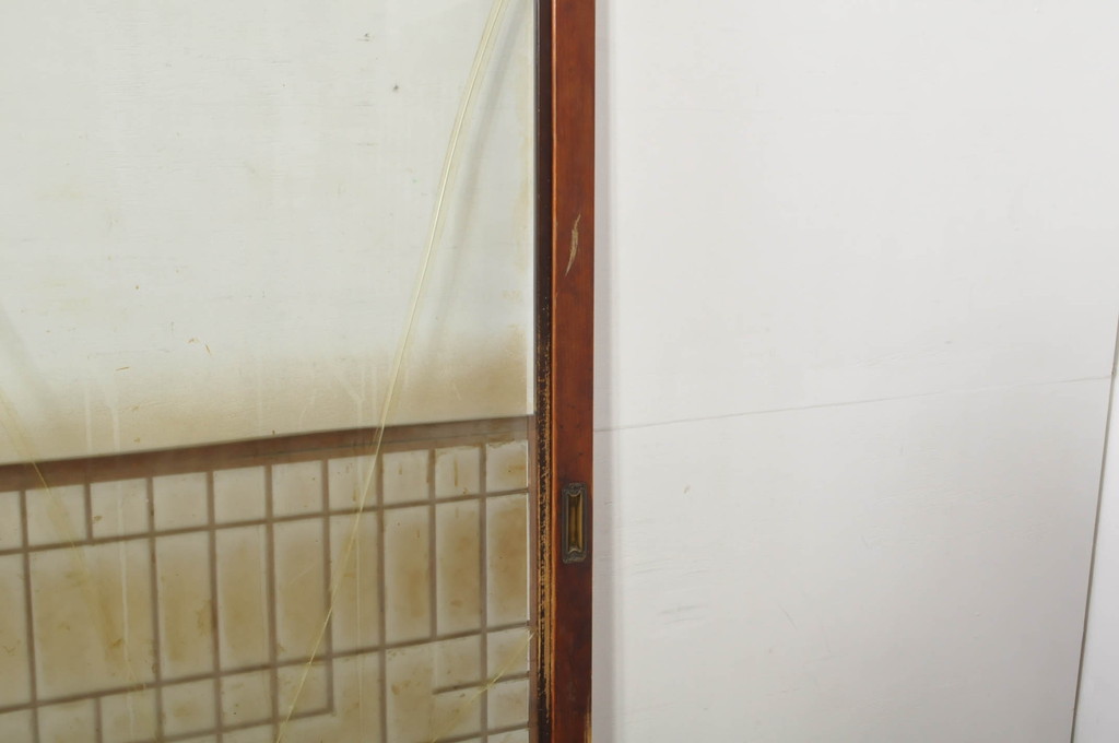 アンティーク建具　上手物!!　高級品　欅(ケヤキ)材　古い大邸宅で使われていた漆塗りの大きなガラス戸2枚セット(引き戸)(R-080199)