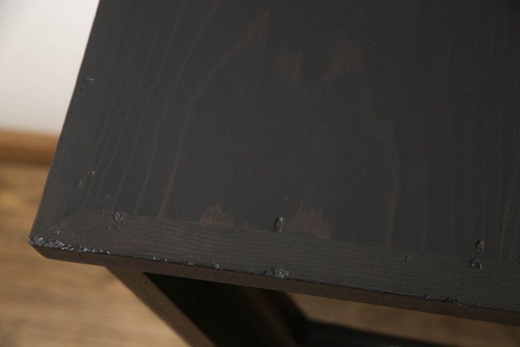 【セミオーダー家具実例】収納棚に高品質リペアを施しました。新たに台輪を取り付け、既存のお仕上げの様に木目が見える着色にて仕上げしました。(戸棚、食器棚、カップボード、キャビネット)