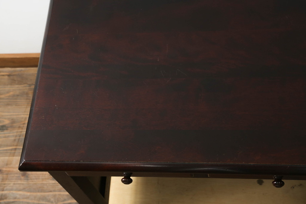 中古　九州日向民芸　カバ材　シンプルなデザインと落ち着いた木の色味が魅力の片袖机(ワークデスク、勉強机、在宅用、在宅ワーク用)(R-074561)