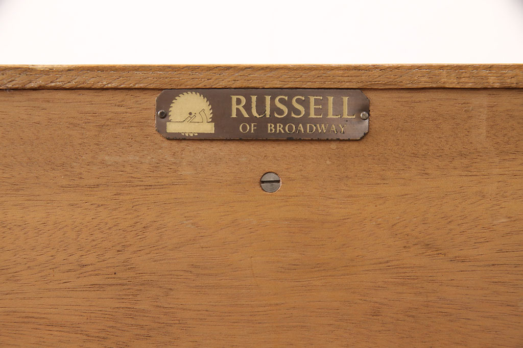 北欧ビンテージ　GORDON RUSSELL(ゴードンラッセル)　洗練された佇まいが魅力のオーク材製サイドキャビネット(サイドボード、収納棚、飾り棚、ヴィンテージ)(R-050168)