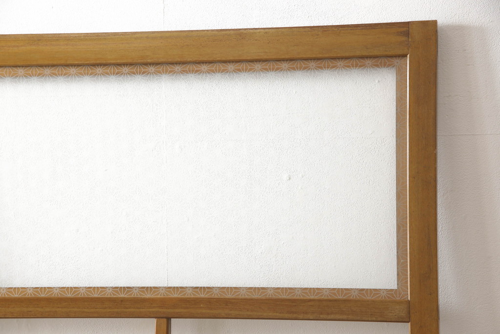 【セミオーダー家具実例】昭和中期のガラス戸に高品質リペアを施しました。上段のガラスは麻の葉模様に、下段のガラスはクリアガラスに、それぞれお好みのガラスに交換しました。(引き戸、建具)