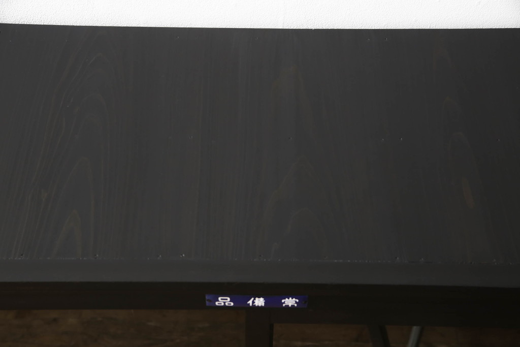 【セミオーダー家具実例】サイドボードに高品質リペアを施しました。脚と畳ずりを新たに取り付け、既存のお仕上げの様に木目が見えるよう仕上げました。(収納棚、戸棚、サイドキャビネット、飾り棚)