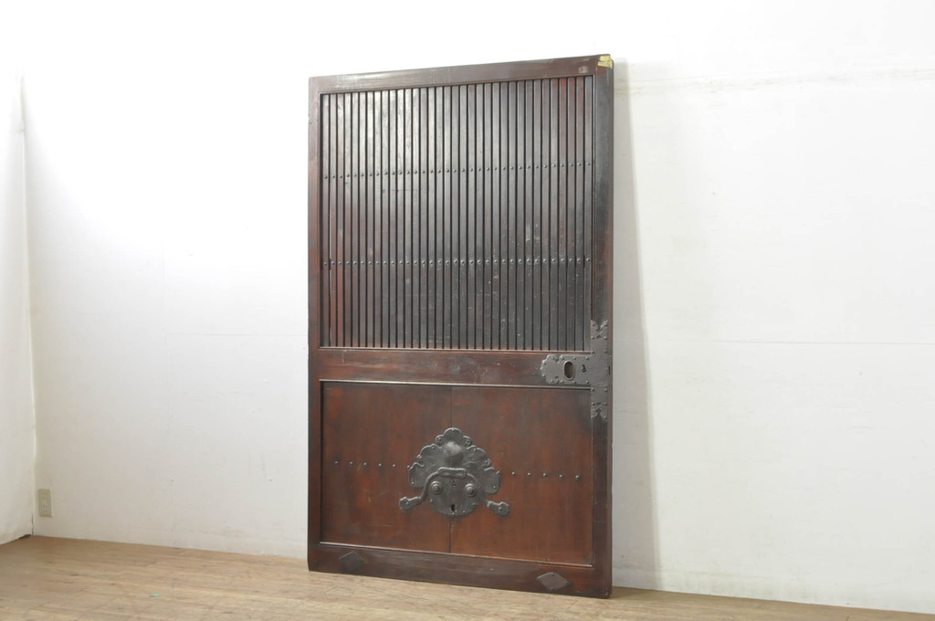 アンティーク建具　北陸産　欅(ケヤキ)材・檜(ヒノキ)材　和の空間を高める格子蔵戸1枚(格子戸、引き戸、玄関戸)(R-080184)